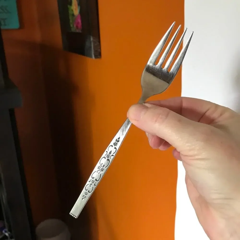 Oneida SPANADA Stainless WM A Rogers Premier Flatware - salad fork (1)